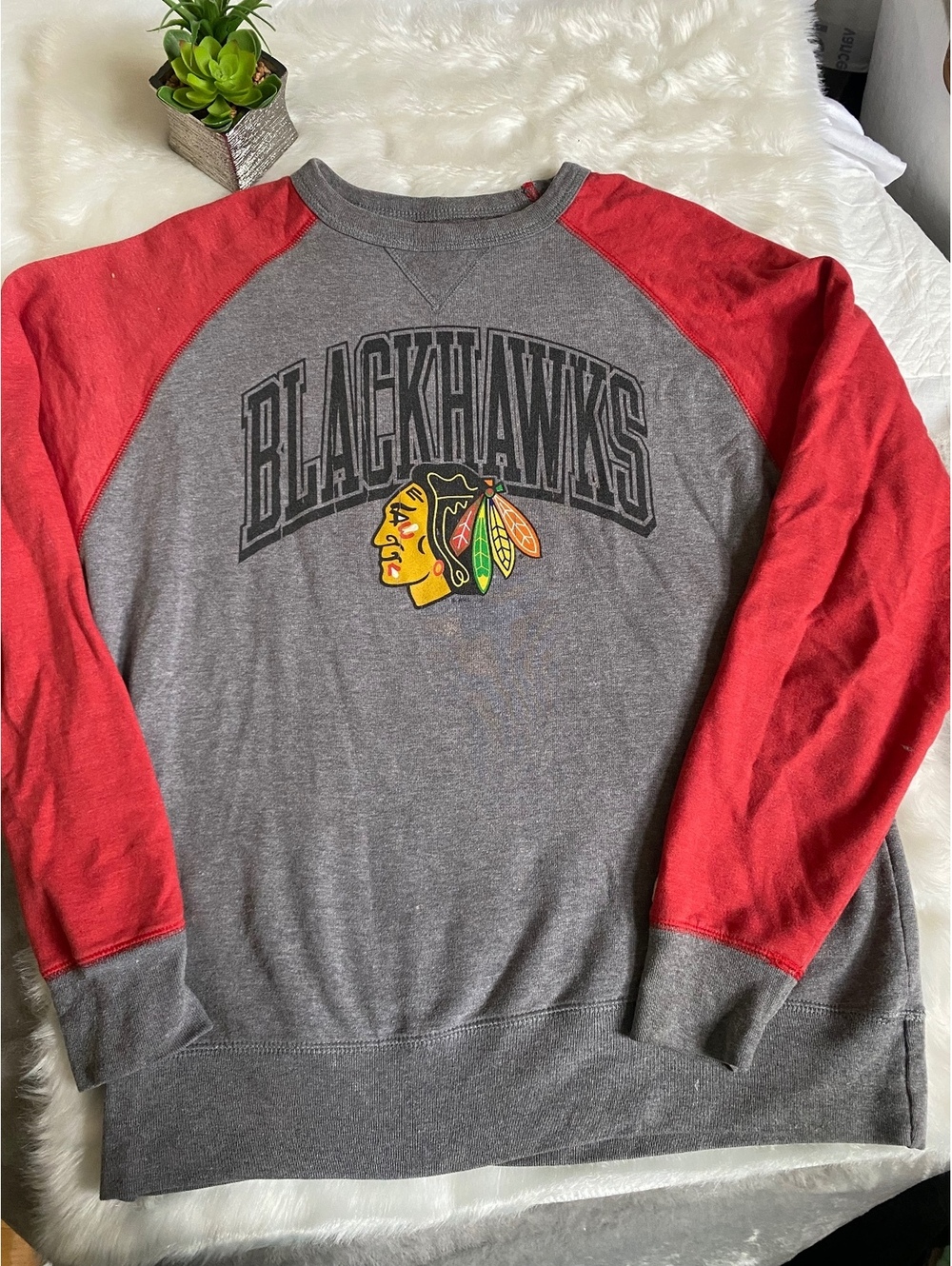 Chicago Blackhawks Sweatshirt Gray Red Long Sleeve Medium